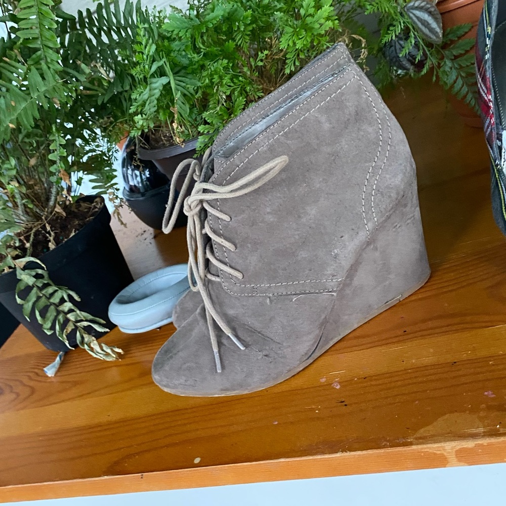 Heeled boots